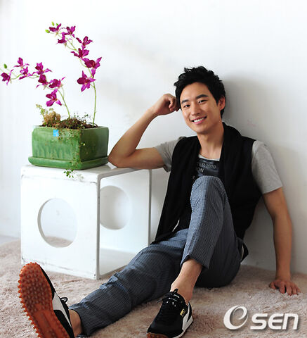 Archivo:Lee Je Hoon13.jpg