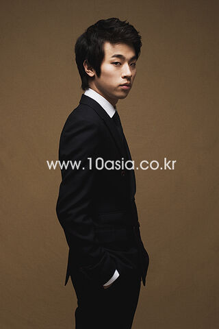 Archivo:Park Jung Min (1987)2.jpg