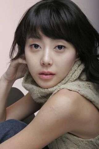 Archivo:Hwang Hye Young2.jpg