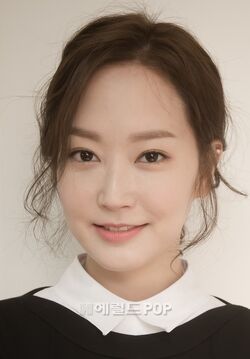 Lee Min Ji (1984)8.jpg