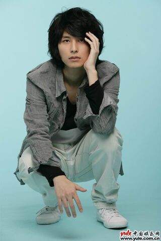 Archivo:Yen. J 01.jpg