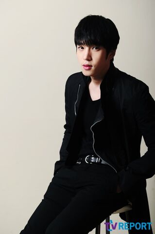 Archivo:Goo Won13.jpg
