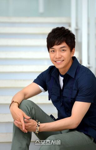 Archivo:Lee Seung Ki 0.jpg