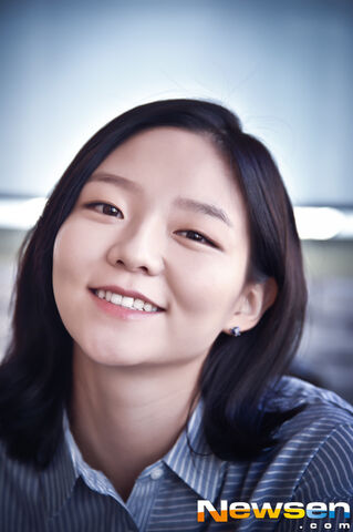 Archivo:Lee Som.jpg