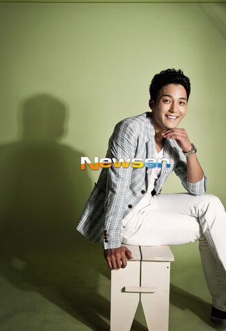 Archivo:Kim Jin Woo (1983)20.jpg