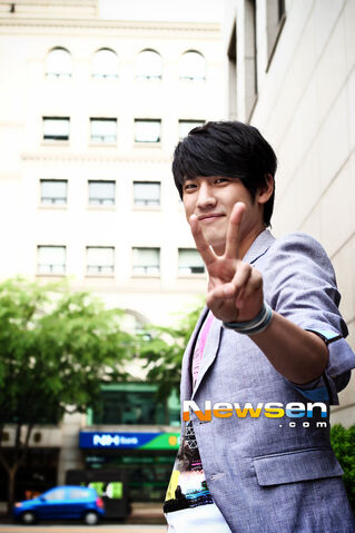 Archivo:Suh Joon Young11.jpg