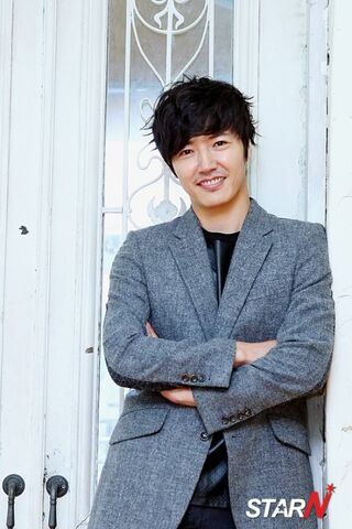 Archivo:Yoon Sang Hyun20.jpg