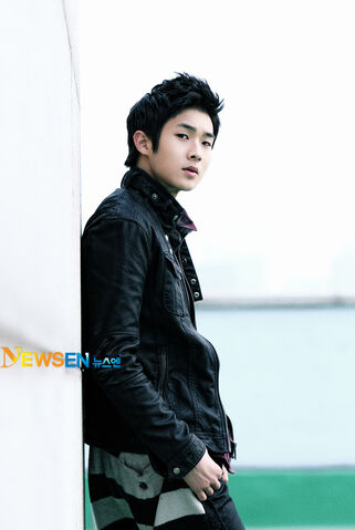 Archivo:Choi Woo Shik5.jpg