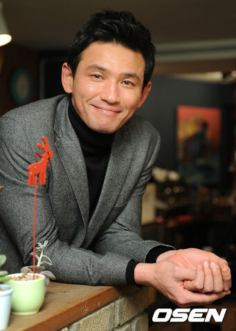 Archivo:Hwang Jung Min10.jpg