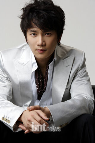 Archivo:Ji Sung2.jpg