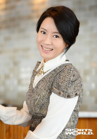 Archivo:Kim Hee Jung7.jpg