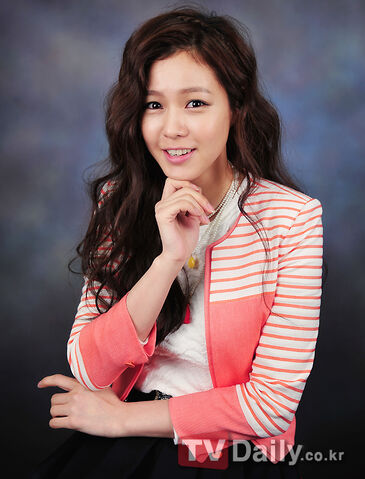 Archivo:Kyung Soo Jin4.jpg
