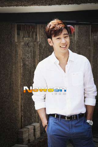 Archivo:Kim Seo Kyung4.jpg