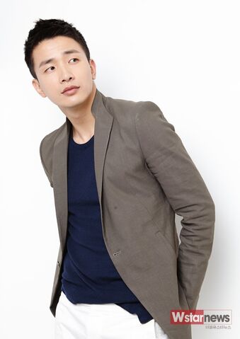 Archivo:Lee Yong Joo15.jpg