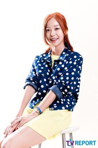 Archivo:Kim Ga Eun (1989)22.jpg