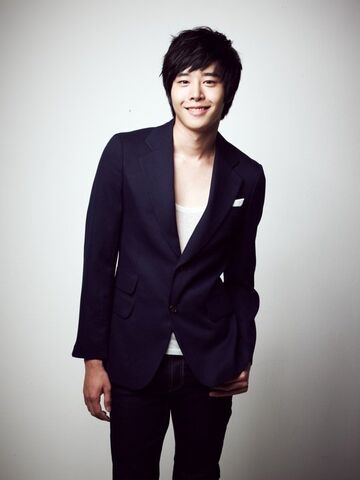 Archivo:Kim Kwon2.jpg