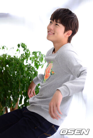 Archivo:Yun Joon Suk29.jpg