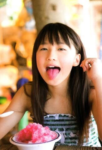 Archivo:31720 Magazine Photobook Sayashi Riho.jpg