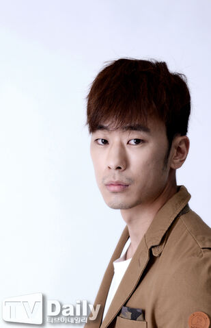 Archivo:Kim Seo Kyung11 .jpg