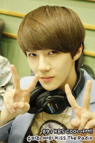 Archivo:EXO-K-Kiss-The-Radio-Se-Hun-exo-EC-97-91-EC-86-8C-30887868-350-526.jpg