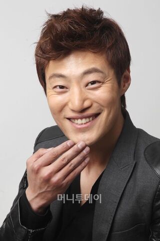 Archivo:Lee Hee Joon7.jpg