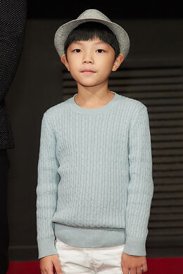 Hong Eun Taek09.jpg