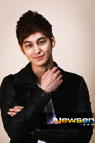 Archivo:Kim Bum25.jpg