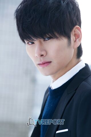 Archivo:Lee Yi Kyung12.jpg