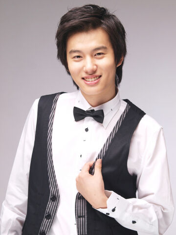 Archivo:Park Tae Yang8.jpg