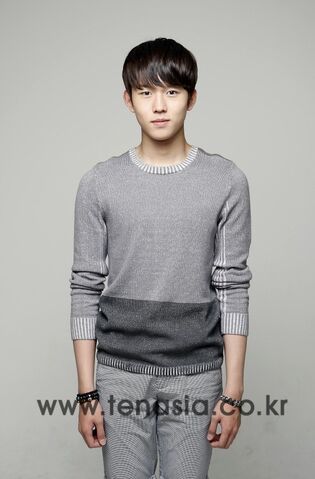 Archivo:Yun Joon Suk30.jpg