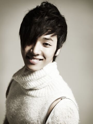 Archivo:Lee Ki Kwang.jpg