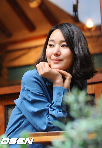 Archivo:Yoon Jin Seo22.jpg