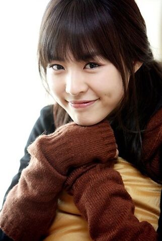 Archivo:Lee Yeon Hee11.jpg