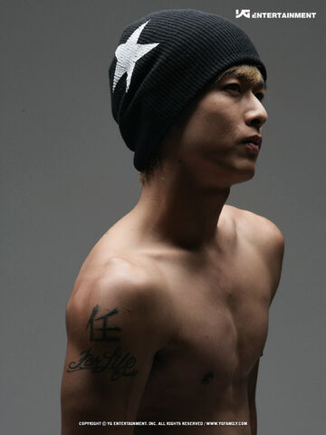 Archivo:Gallery 1tym 5th album 12.jpg
