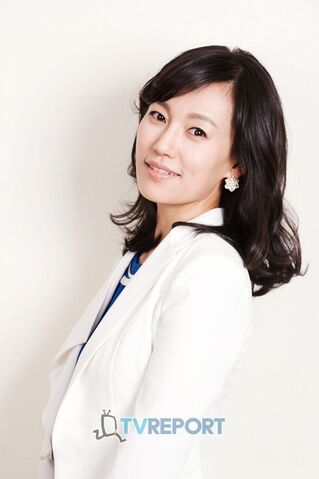 Archivo:Jin Kyung4.jpg