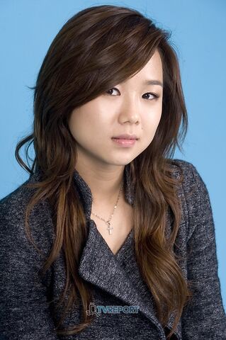 Archivo:Kim Bo Kyung (1990) 16.jpg
