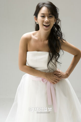 Archivo:Park Hee Jin5.jpg