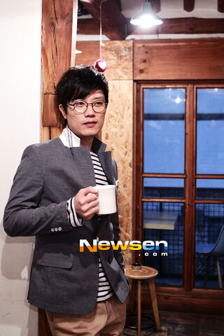 Archivo:Park Hee Soon12.jpg
