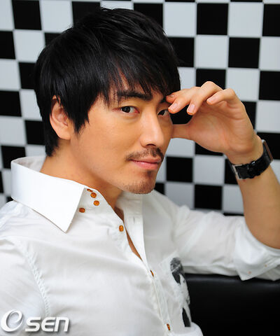 Archivo:Lee Joon Hyuk 11.jpg