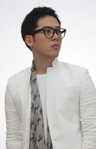 Archivo:Kim Yong Jin9.jpg
