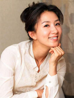 Kim Hee Ae4