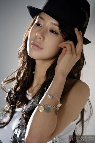 Archivo:Yoon Jung Hee4.jpg