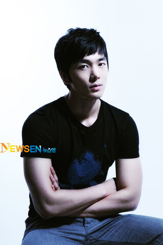 Archivo:Lee Hyun Jin14.jpg