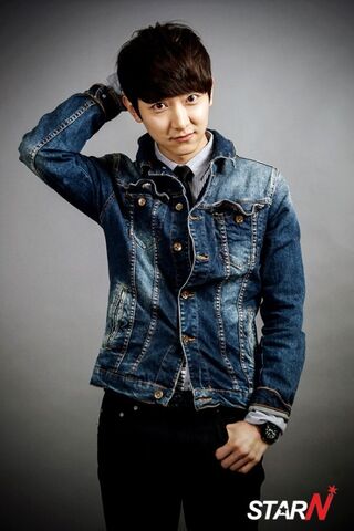 Archivo:Lee Jung Hyuk4.jpg