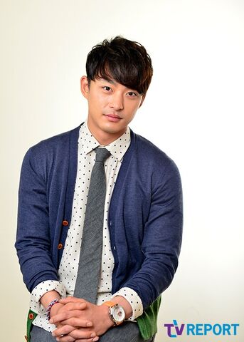 Archivo:Jun Tae Soo11.jpg
