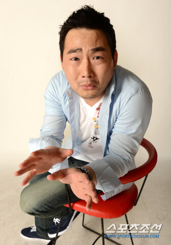 Archivo:Yoon Bong Gil9.jpg