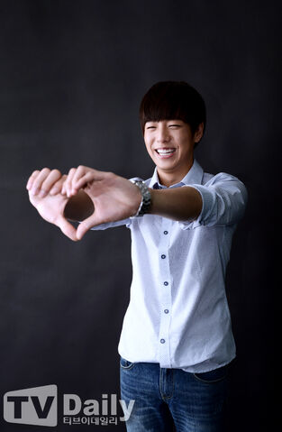 Archivo:Lee Hyun Woo (1993)31.jpg