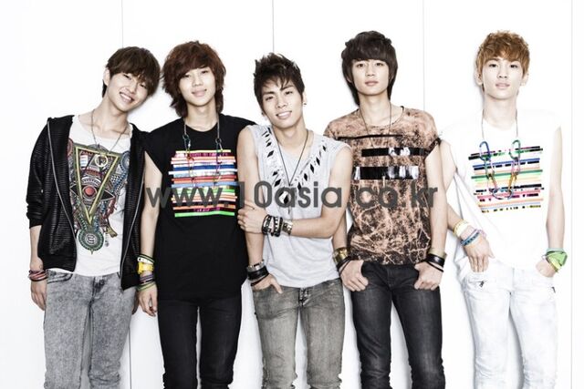 Archivo:Shinee.jpg.jpg