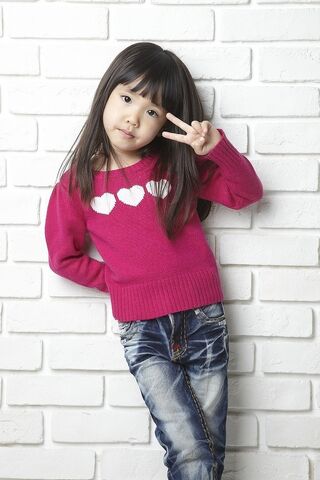 Archivo:Kim Ji Young (2005).jpg