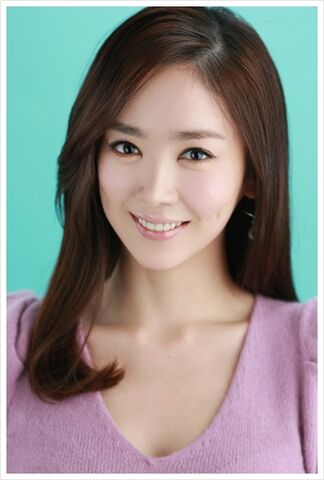 Archivo:Yoon Eun Young1.jpg